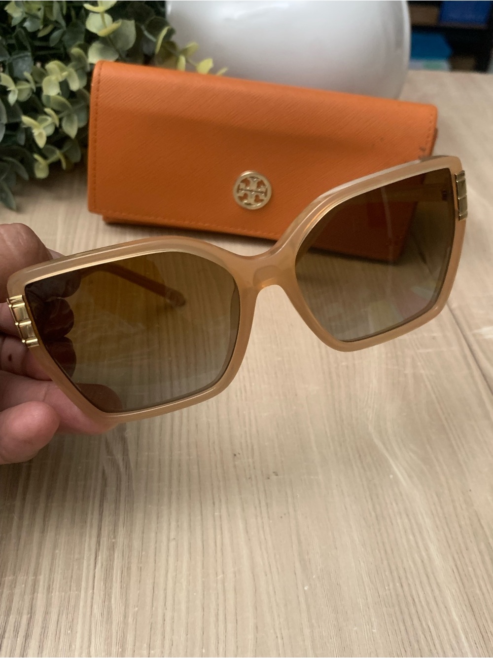 Tory Burch Women's Tan Gradient Sunglasses with Orange Case